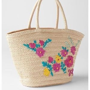 Gap straw Tote bag with flowers on it